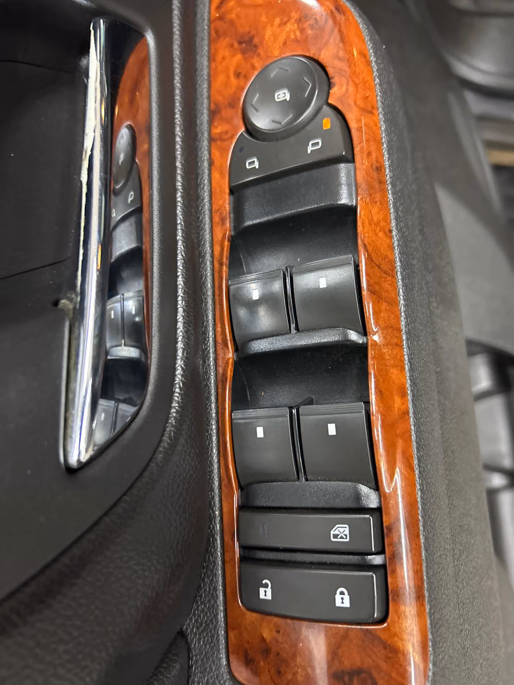2010 Chevrolet Silverado 2500HD LTZ Crew Cab Image 9