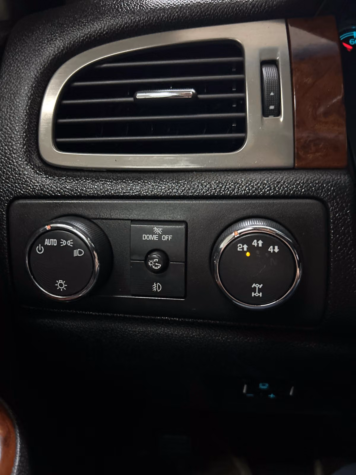 2010 Chevrolet Silverado 2500HD LTZ Crew Cab Image 14