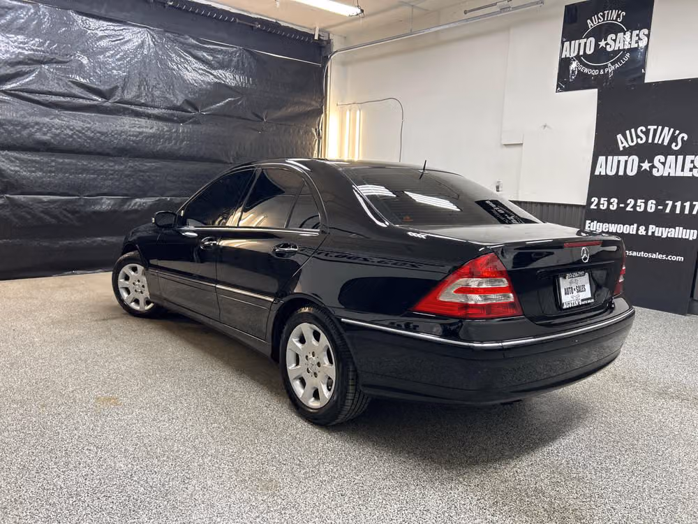 2005 Mercedes-Benz C-Class C 320 Lower Image 2
