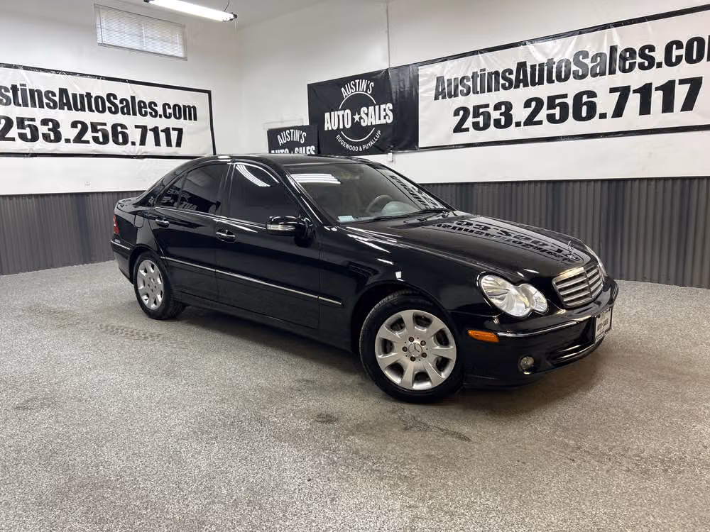 2005 Mercedes-Benz C-Class C 320 Image 1