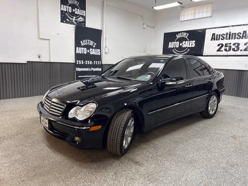2005 Mercedes-Benz C-Class C 320 Image 3