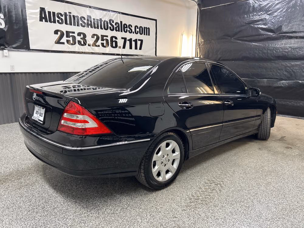 2005 Mercedes-Benz C-Class C 320 Image 6