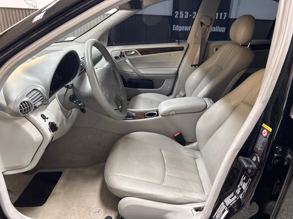 2005 Mercedes-Benz C-Class C 320 Image 8
