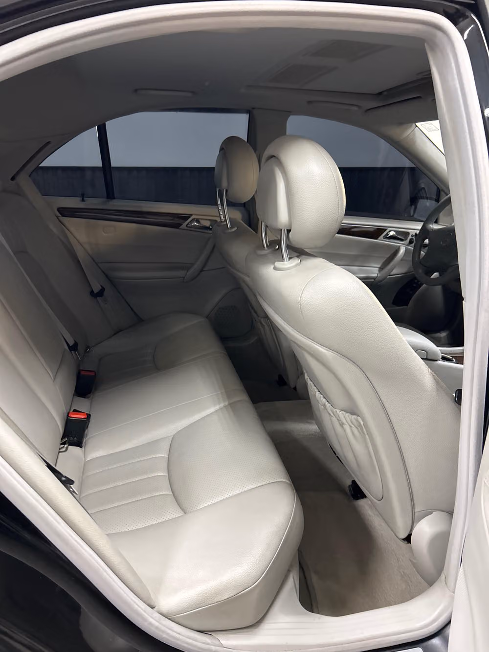 2005 Mercedes-Benz C-Class C 320 Image 12