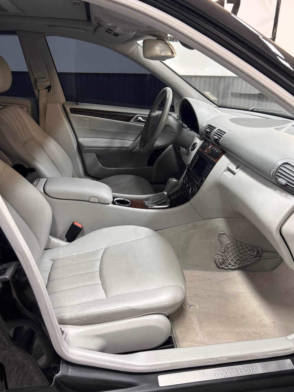 2005 Mercedes-Benz C-Class C 320 Image 13