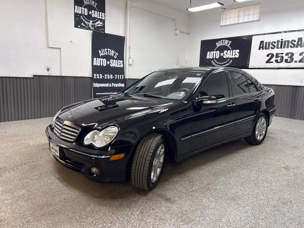 2005 Mercedes-Benz C-Class C 320 Image 3
