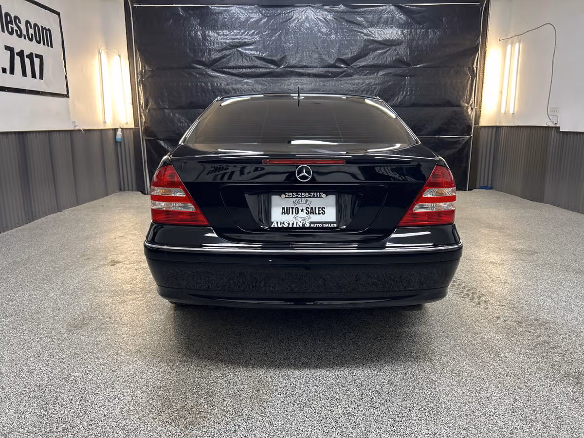 2005 Mercedes-Benz C-Class C 320 Image 5