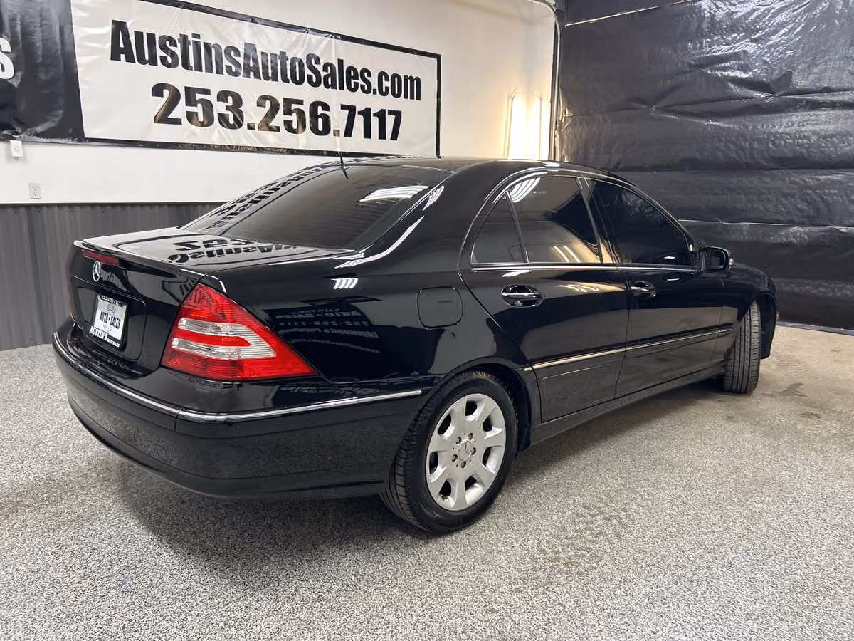 2005 Mercedes-Benz C-Class C 320 Image 6