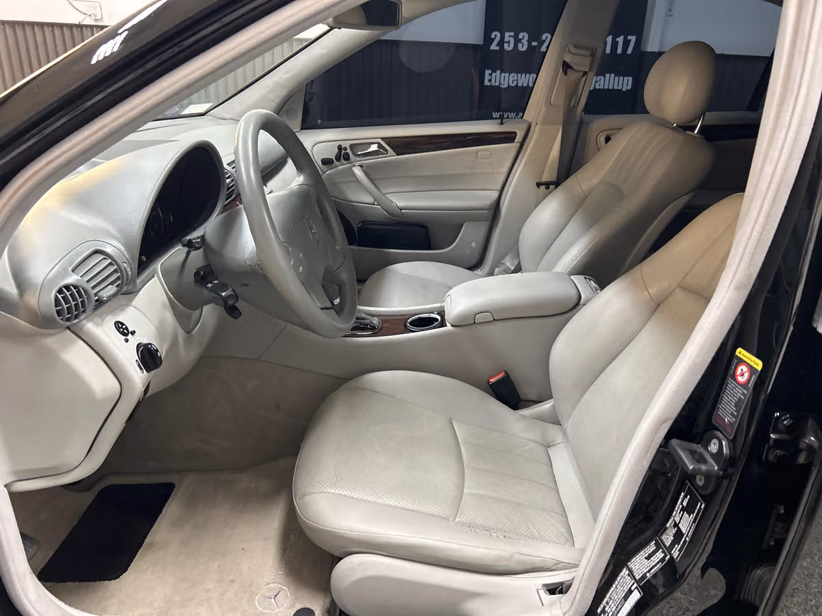 2005 Mercedes-Benz C-Class C 320 Image 8