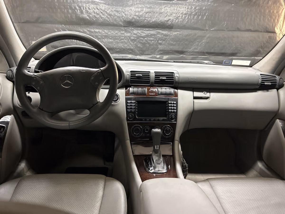 2005 Mercedes-Benz C-Class C 320 Image 11