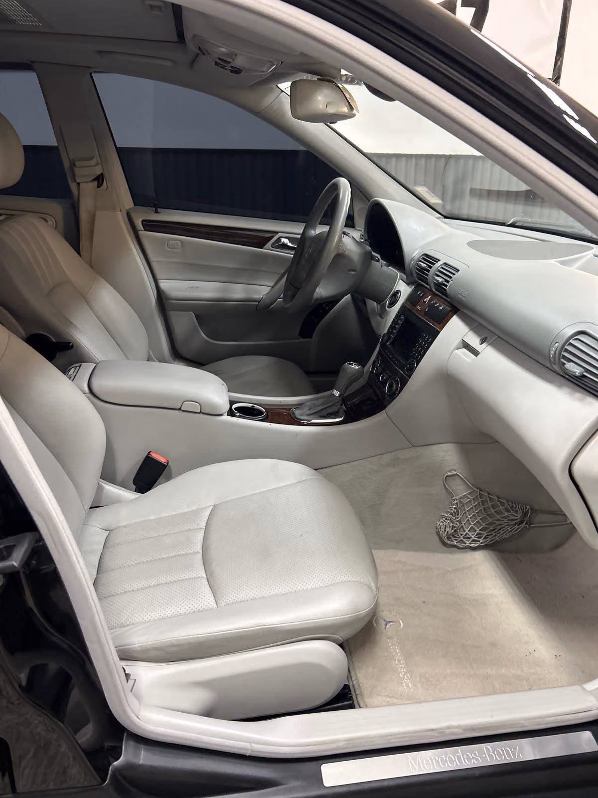 2005 Mercedes-Benz C-Class C 320 Image 13