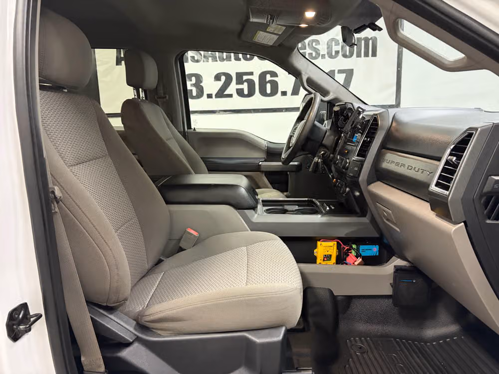 2018 Ford F-350 Super Duty XLT Crew Cab Image 21