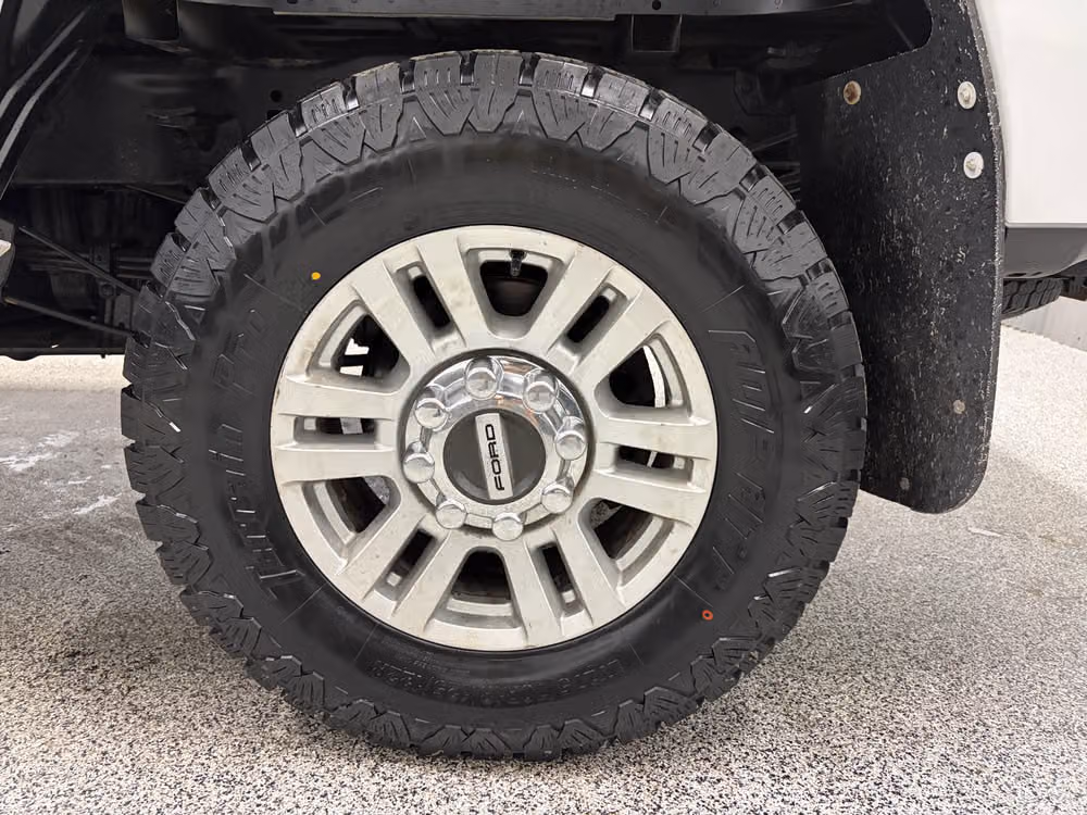 2018 Ford F-350 Super Duty XLT Crew Cab Image 9