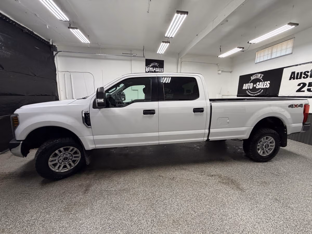 2018 Ford F-350 Super Duty XLT Crew Cab Image 7