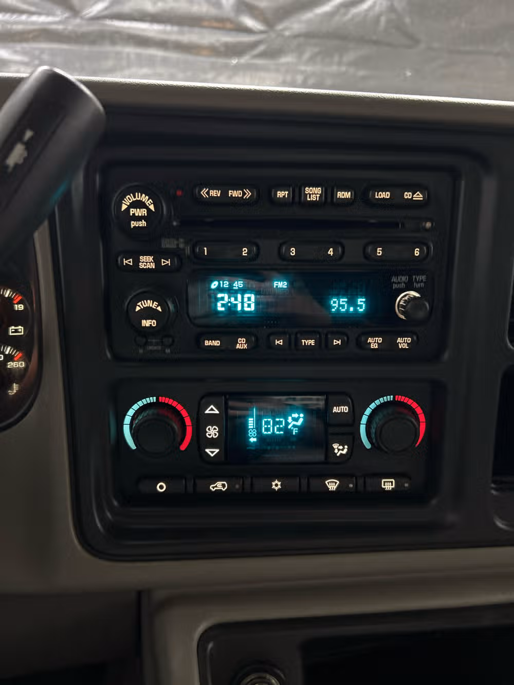 2006 GMC Sierra 1500 SLT Crew Cab Image 12
