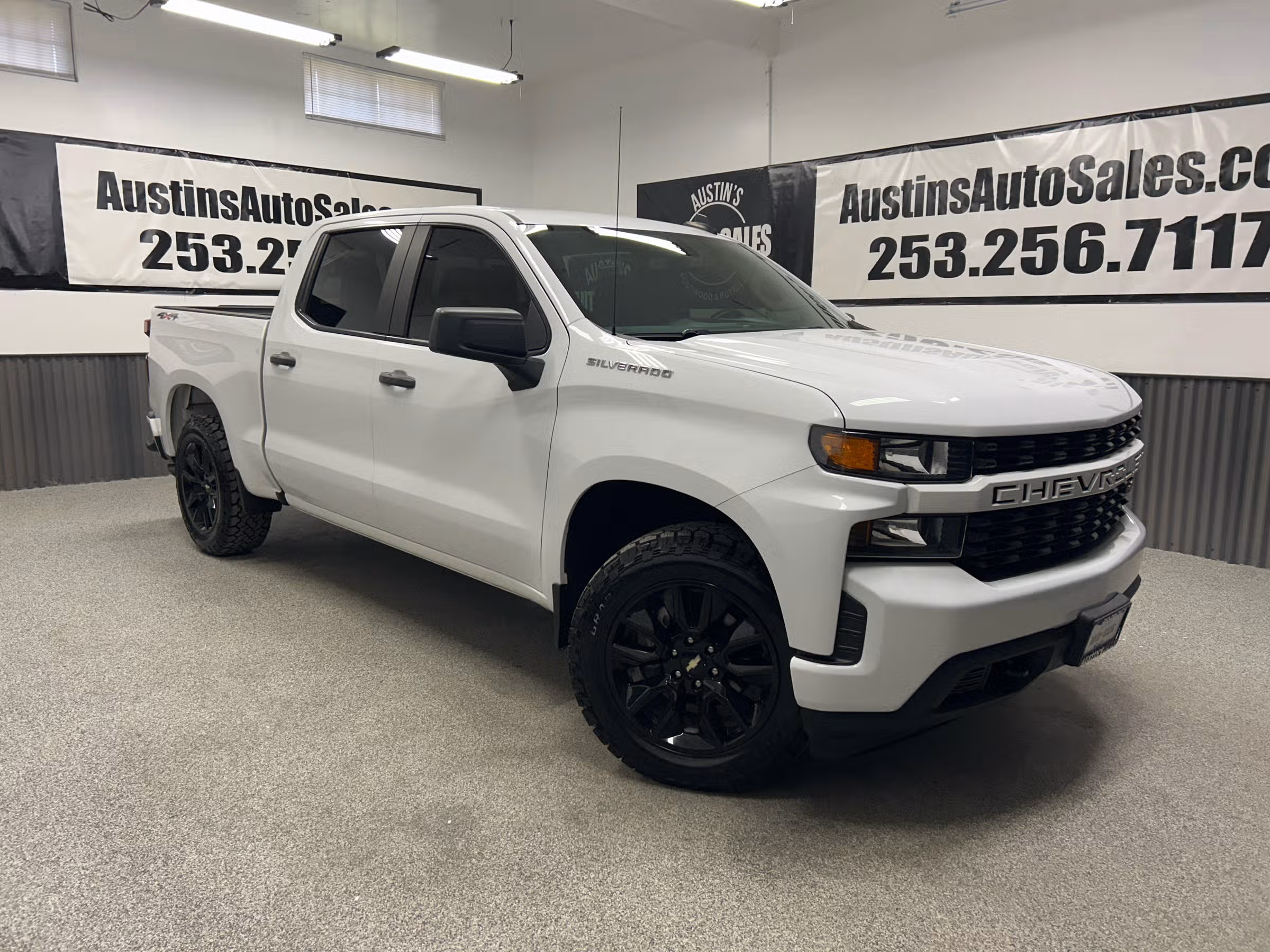 2020 Chevrolet Silverado 1500 Custom Crew Cab Image 1
