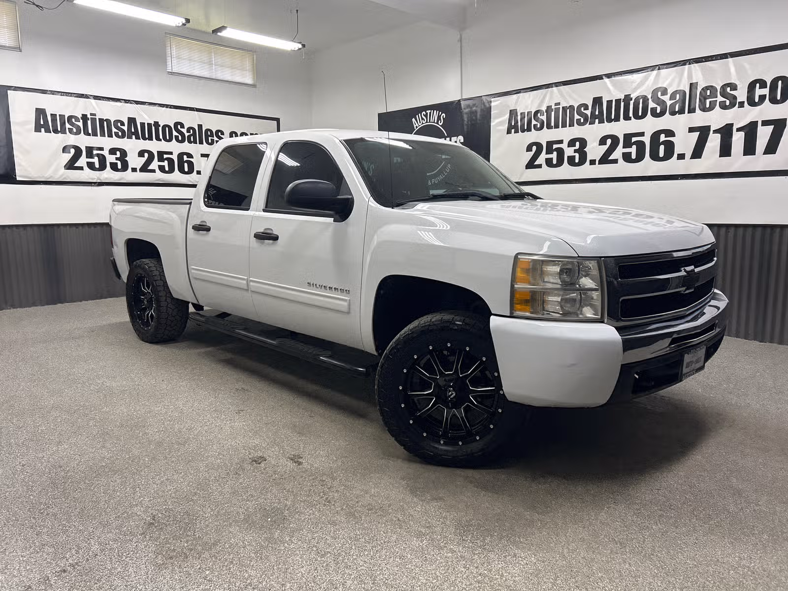 2011 Chevrolet Silverado 1500 LT Crew Cab Upper Image 1