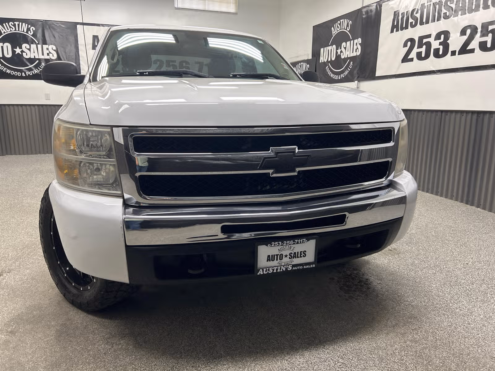 2011 Chevrolet Silverado 1500 LT Crew Cab Upper Image 2