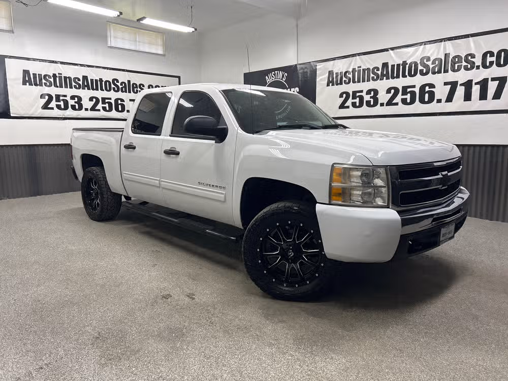 12218 - 2011 Chevrolet Silverado 1500 LT Crew Cab