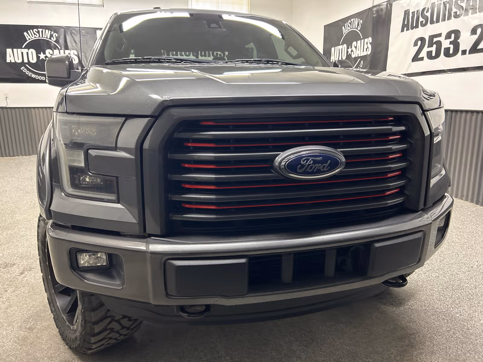 2016 Ford F-150 Lariat SuperCrew Upper Image 2