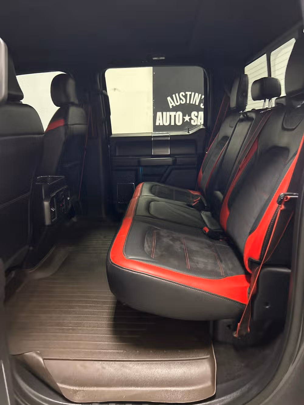 2016 Ford F-150 Lariat SuperCrew Image 10