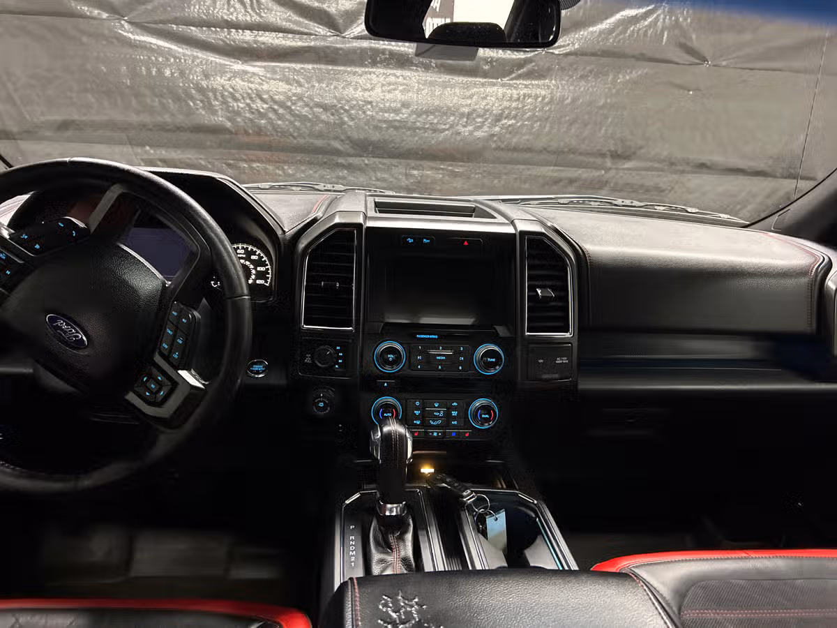 2016 Ford F-150 Lariat SuperCrew Image 11
