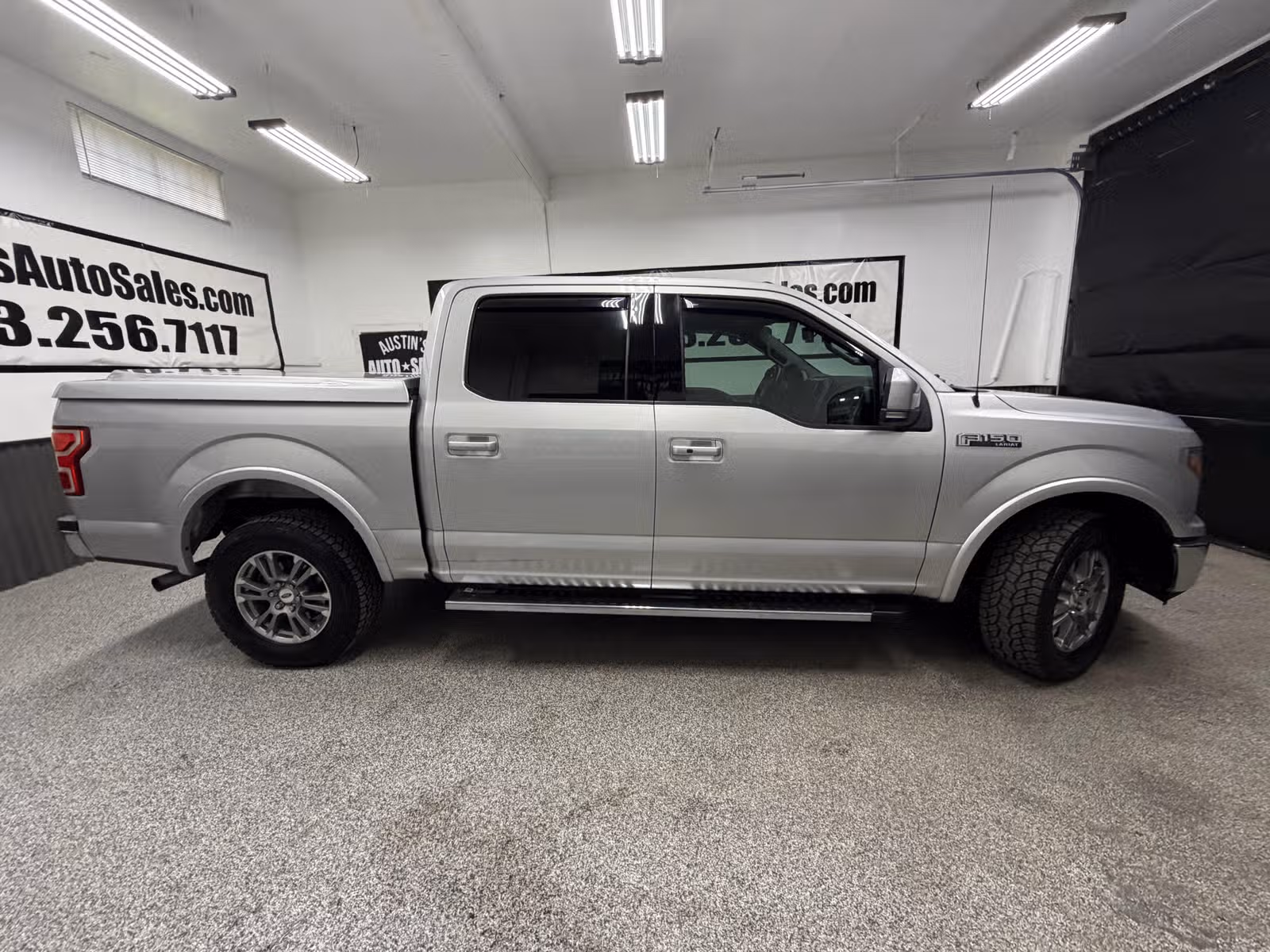 2018 Ford F-150 Lariat SuperCrew Upper Image 2