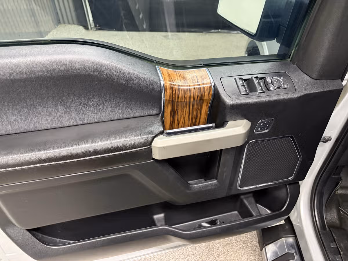 2018 Ford F-150 Lariat SuperCrew Image 17