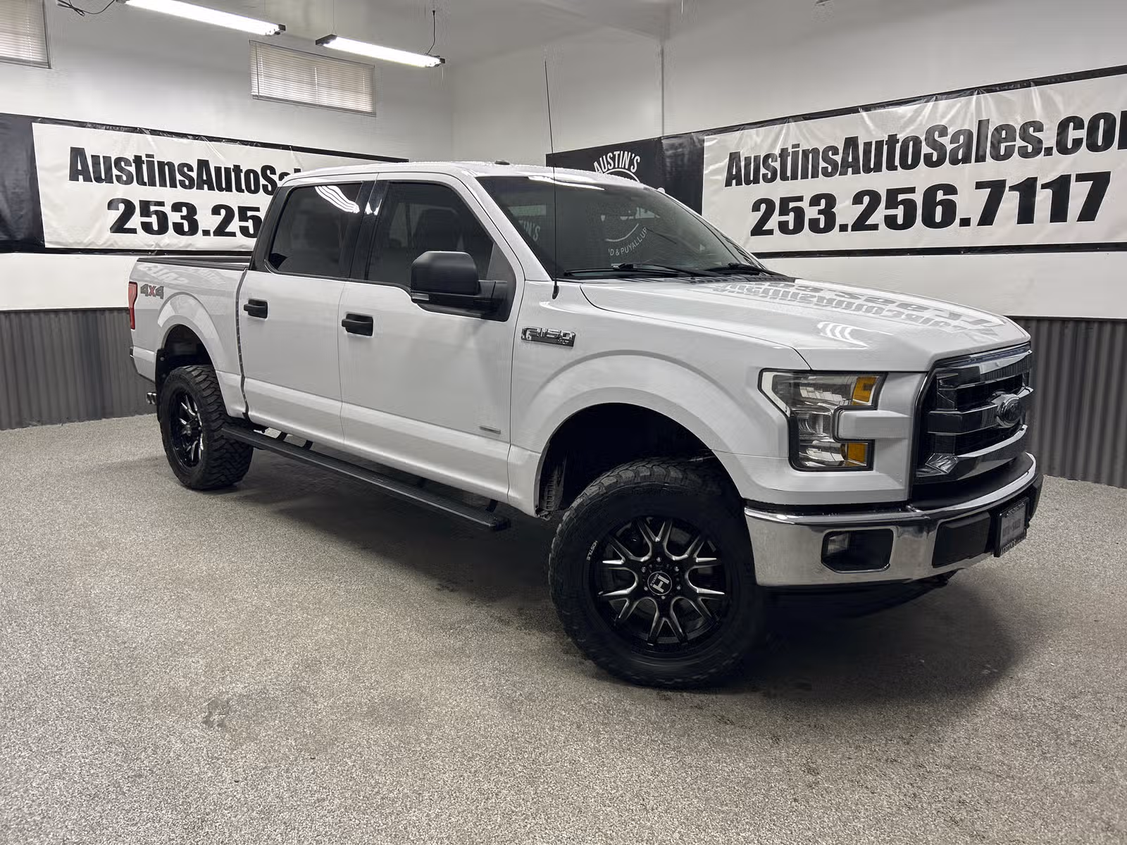 2016 Ford F-150 XLT SuperCrew Upper Image 1