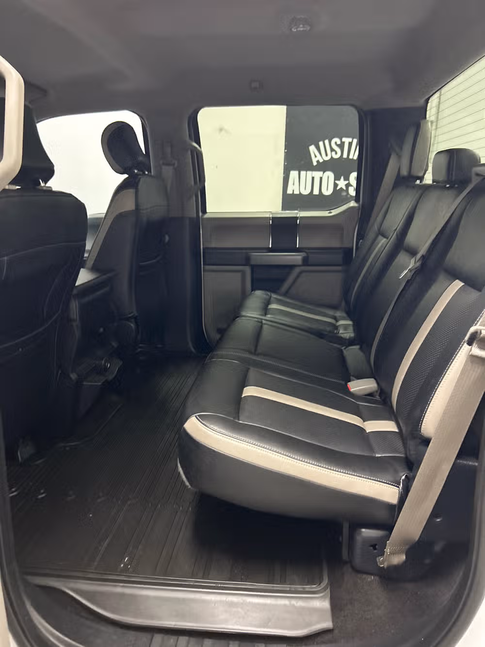 2016 Ford F-150 XLT SuperCrew Image 10
