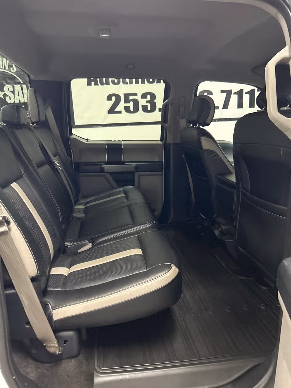 2016 Ford F-150 XLT SuperCrew Image 12