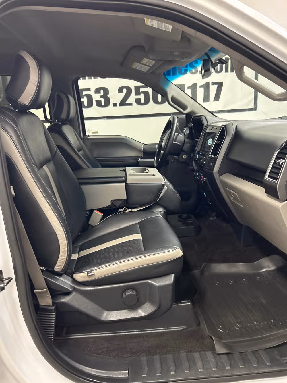 2016 Ford F-150 XLT SuperCrew Image 13
