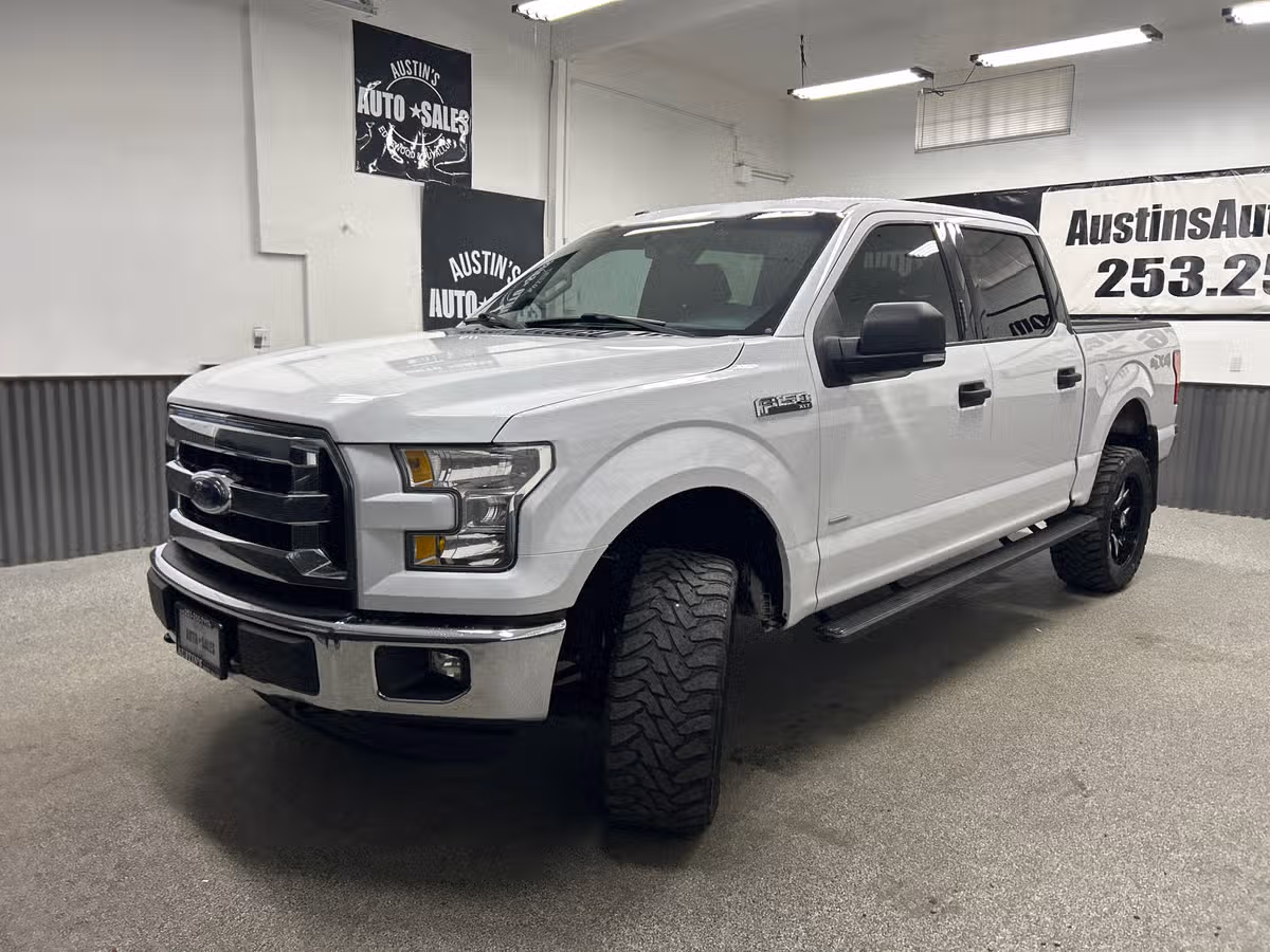 2016 Ford F-150 XLT SuperCrew Image 3