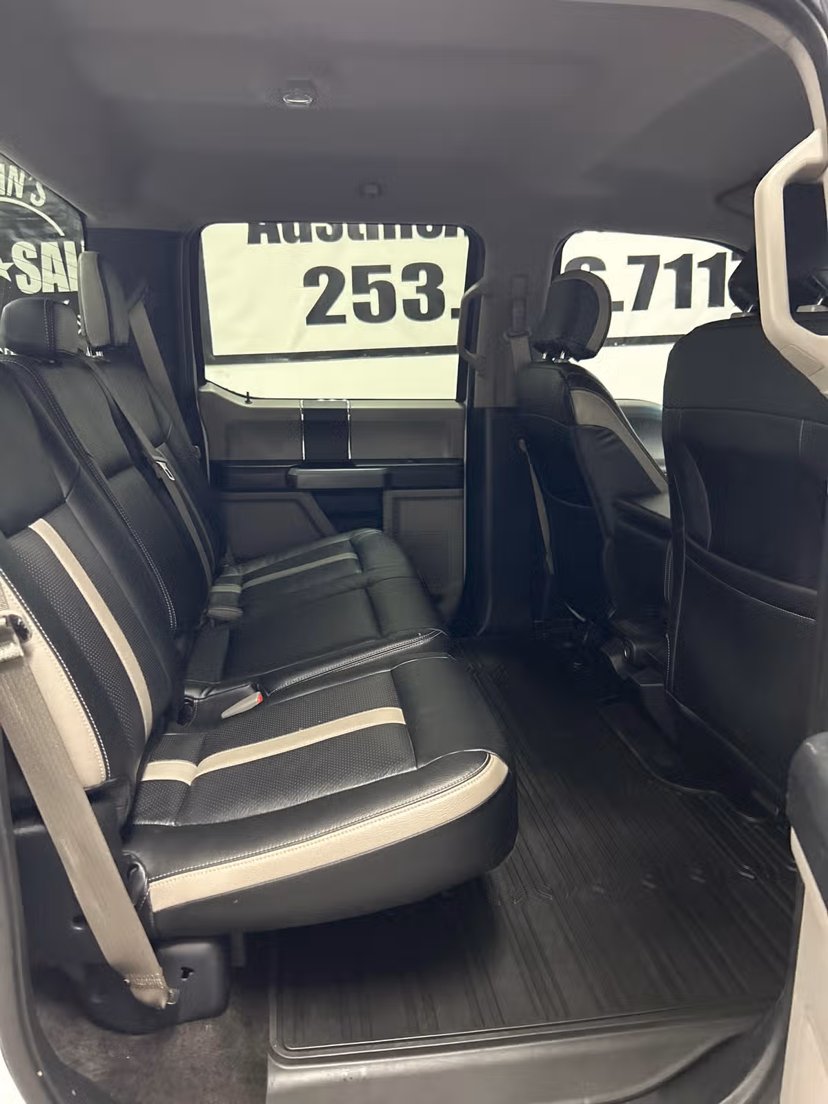2016 Ford F-150 XLT SuperCrew Image 12