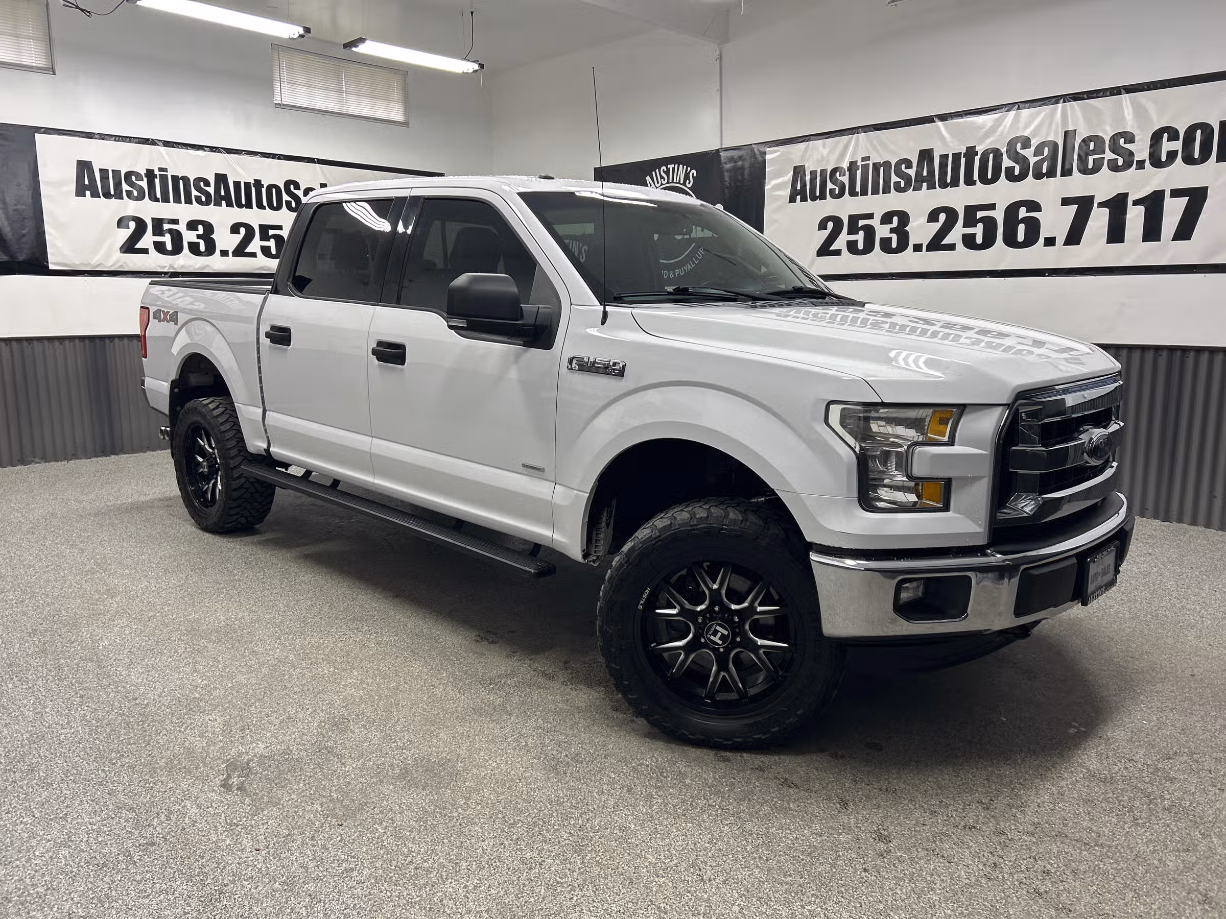 2016 Ford F-150 XLT SuperCrew Image 1