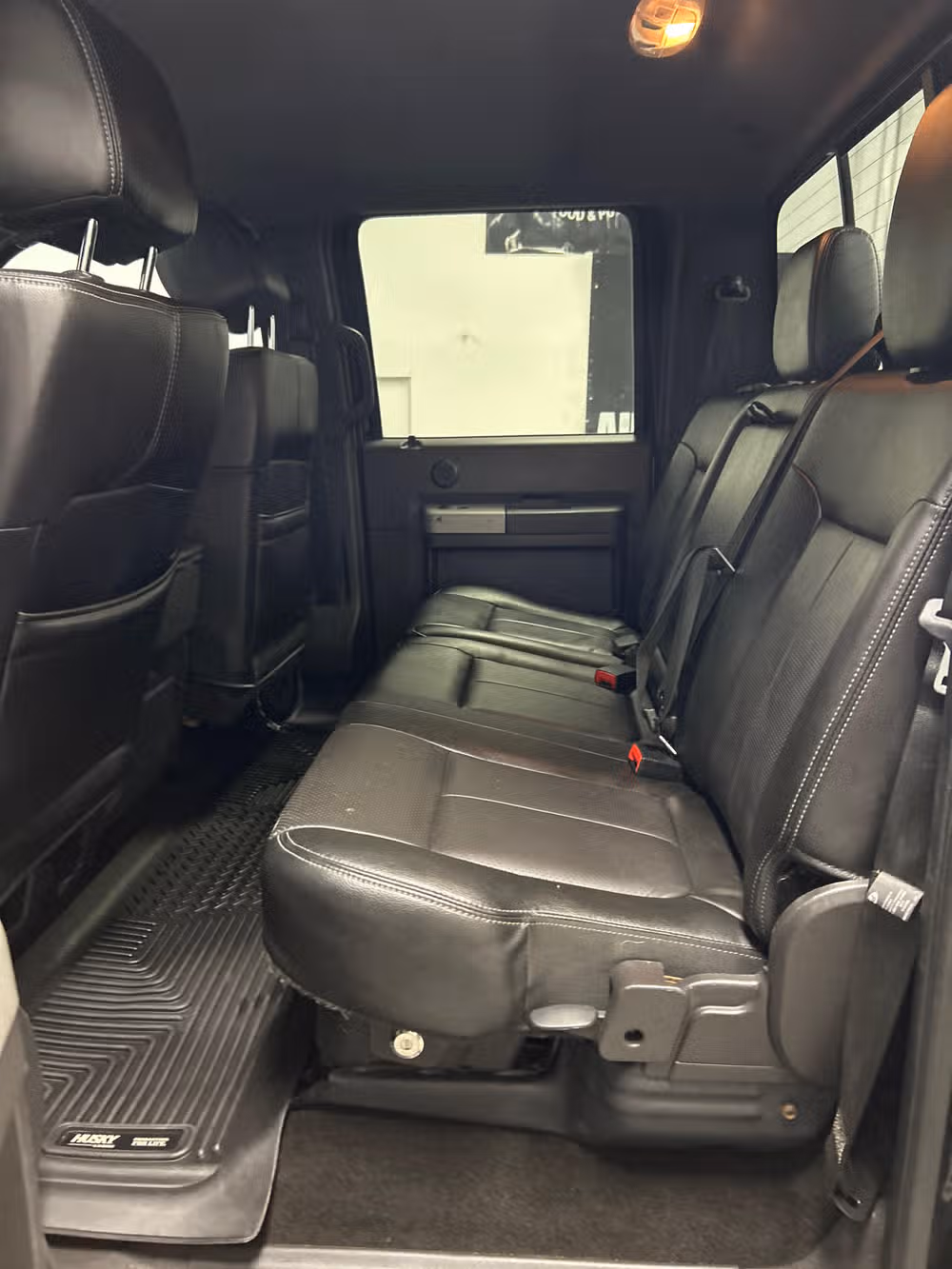 2015 Ford F-350 Super Duty Lariat Crew Cab Image 10