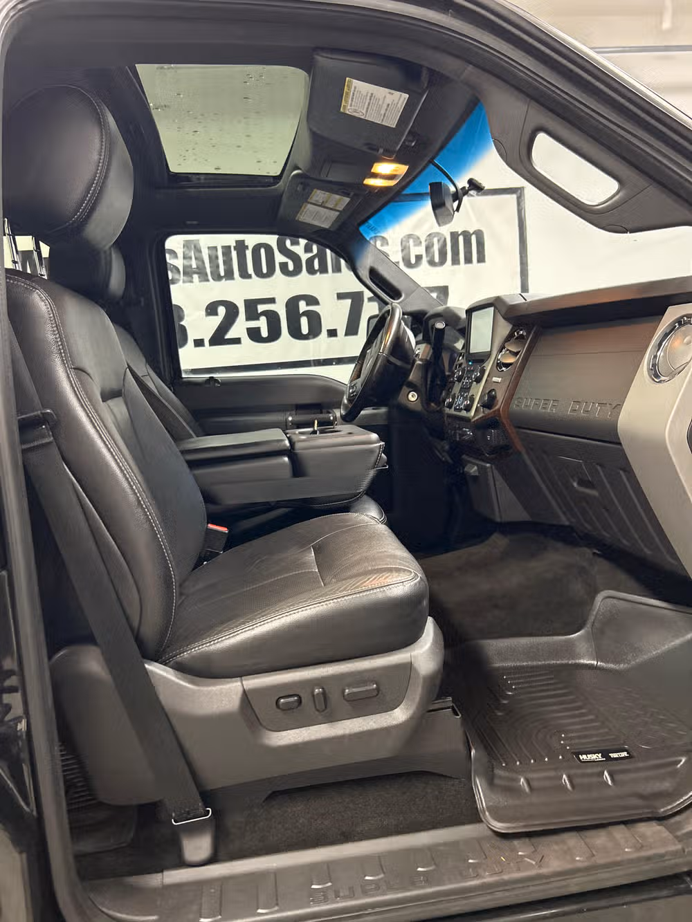 2015 Ford F-350 Super Duty Lariat Crew Cab Image 13