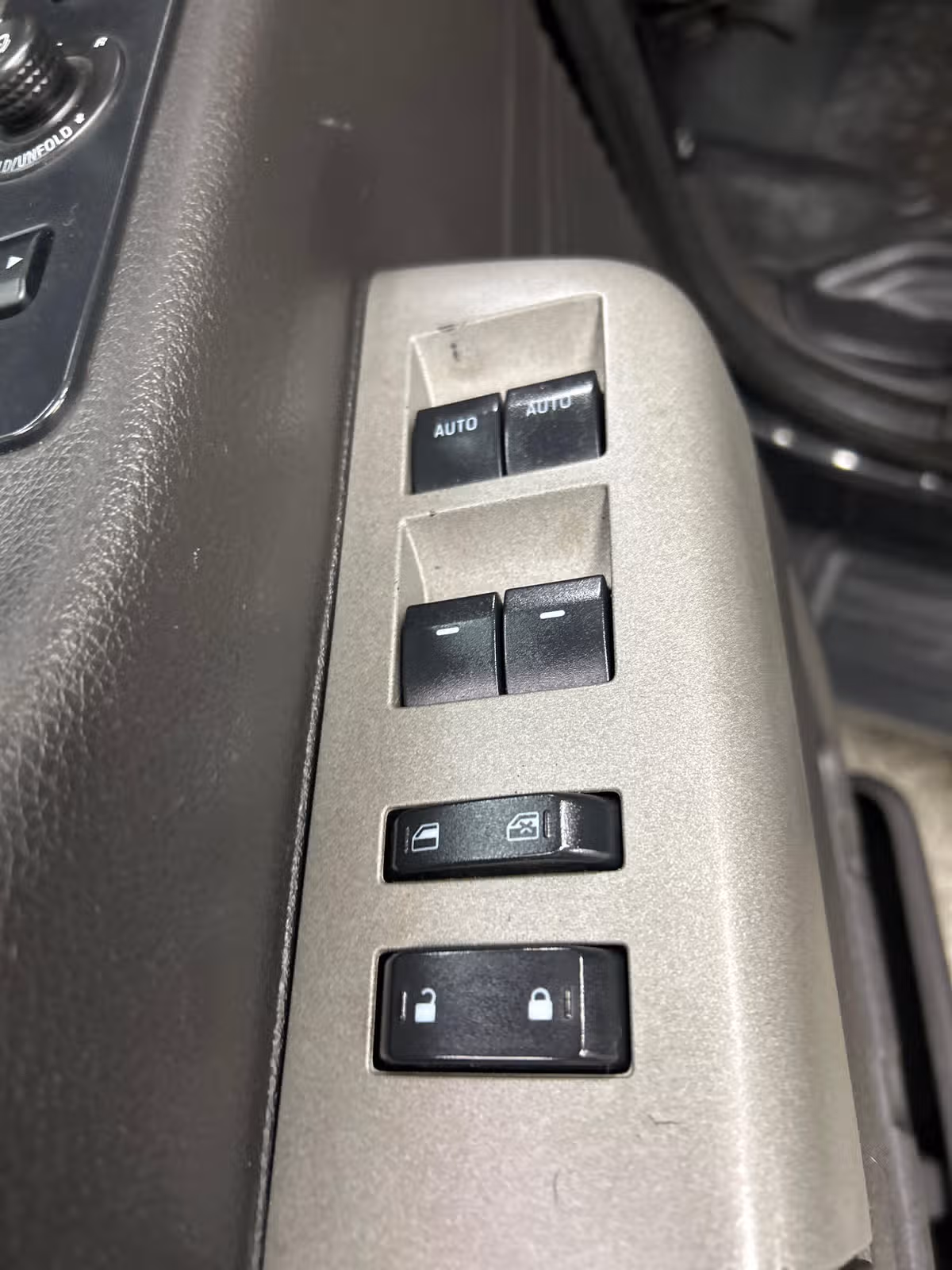 2015 Ford F-350 Super Duty Lariat Crew Cab Image 9