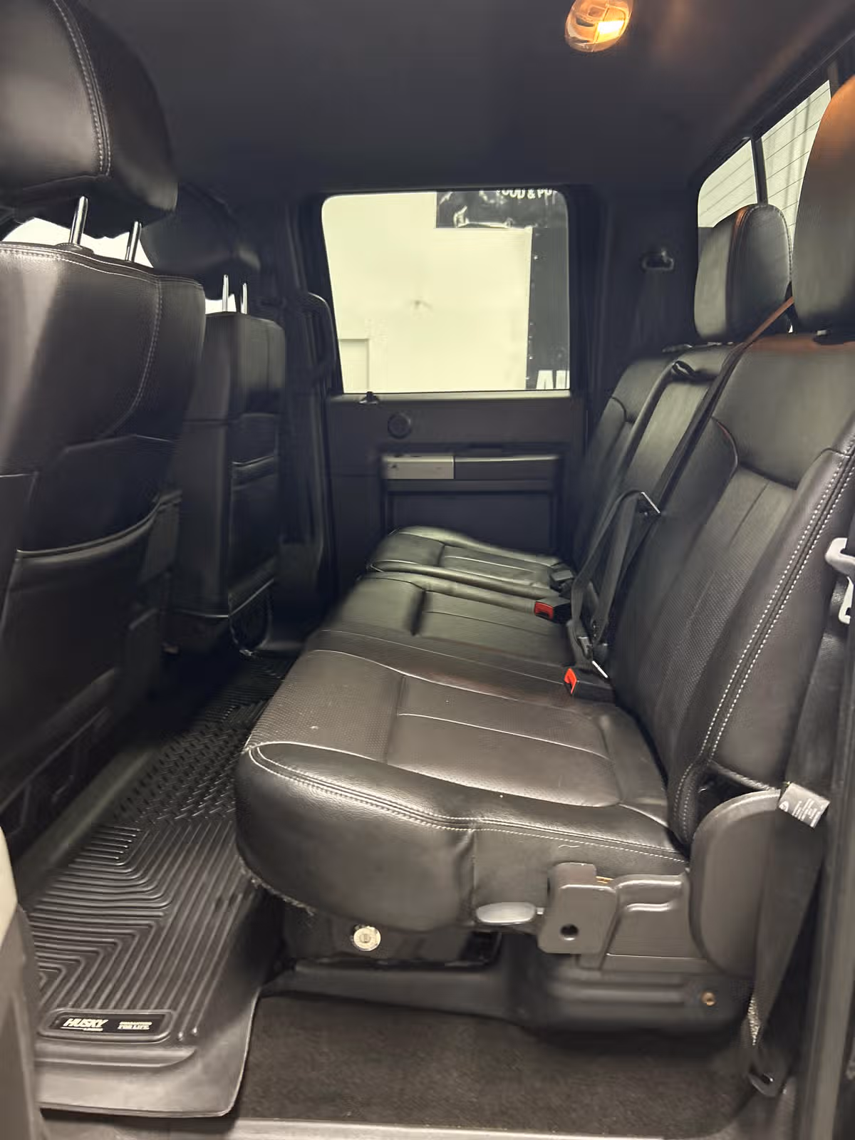2015 Ford F-350 Super Duty Lariat Crew Cab Image 10