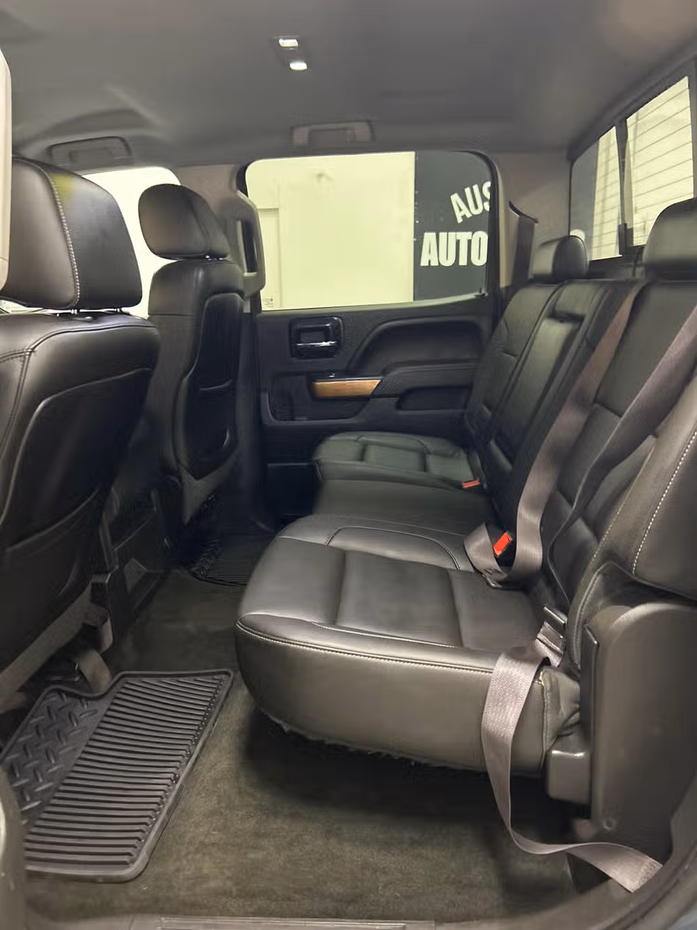 2014 Chevrolet Silverado 1500 LTZ Z71 Crew Cab Image 9