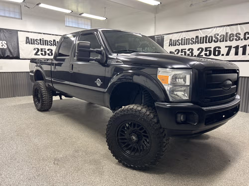 12252 - 2016 Ford F-350 Super Duty Lariat Crew Cab