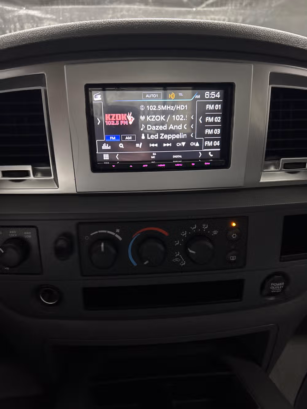 2007 Dodge Ram 3500 ST Quad Cab Image 15