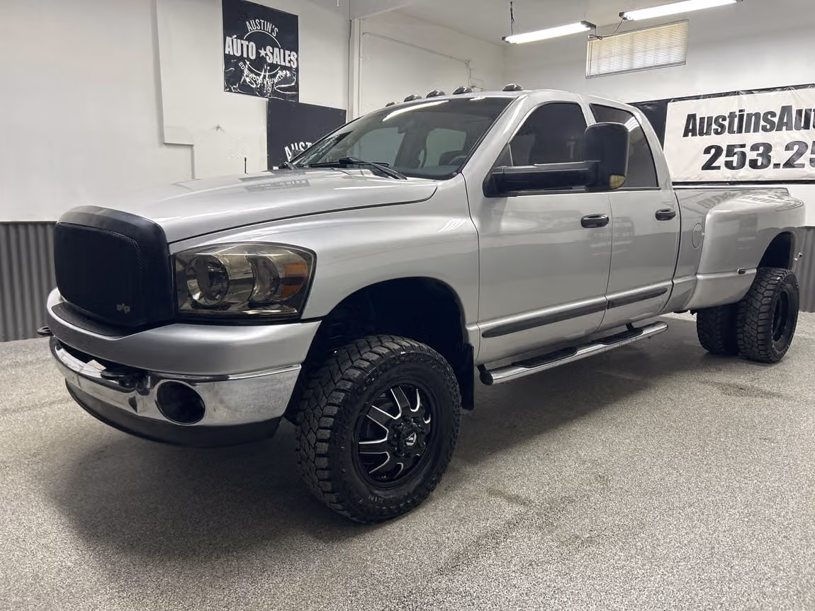 2007 Dodge Ram 3500 SLT Quad Cab Image 3