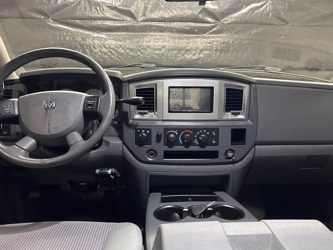 2007 Dodge Ram 3500 SLT Quad Cab Image 11