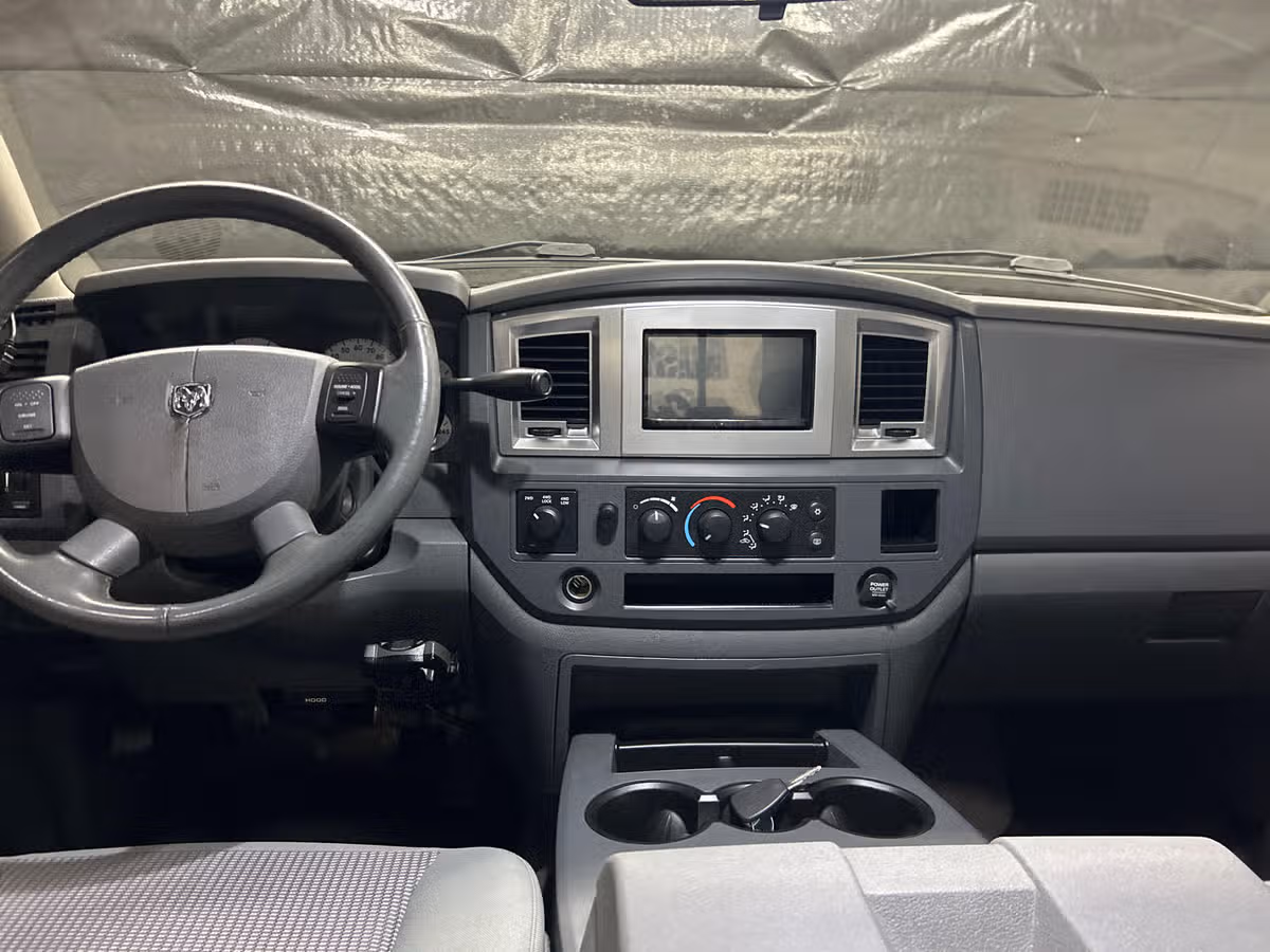2007 Dodge Ram 3500 ST Quad Cab Image 11