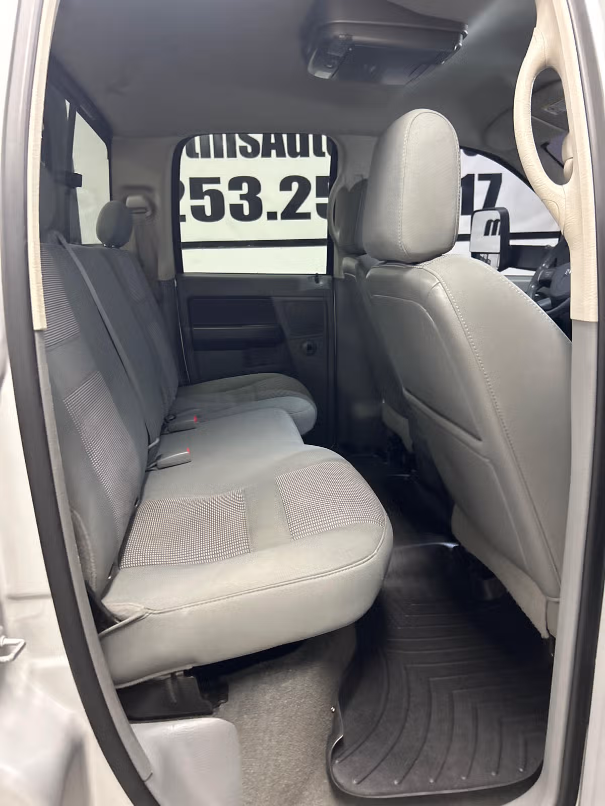 2007 Dodge Ram 3500 ST Quad Cab Image 12