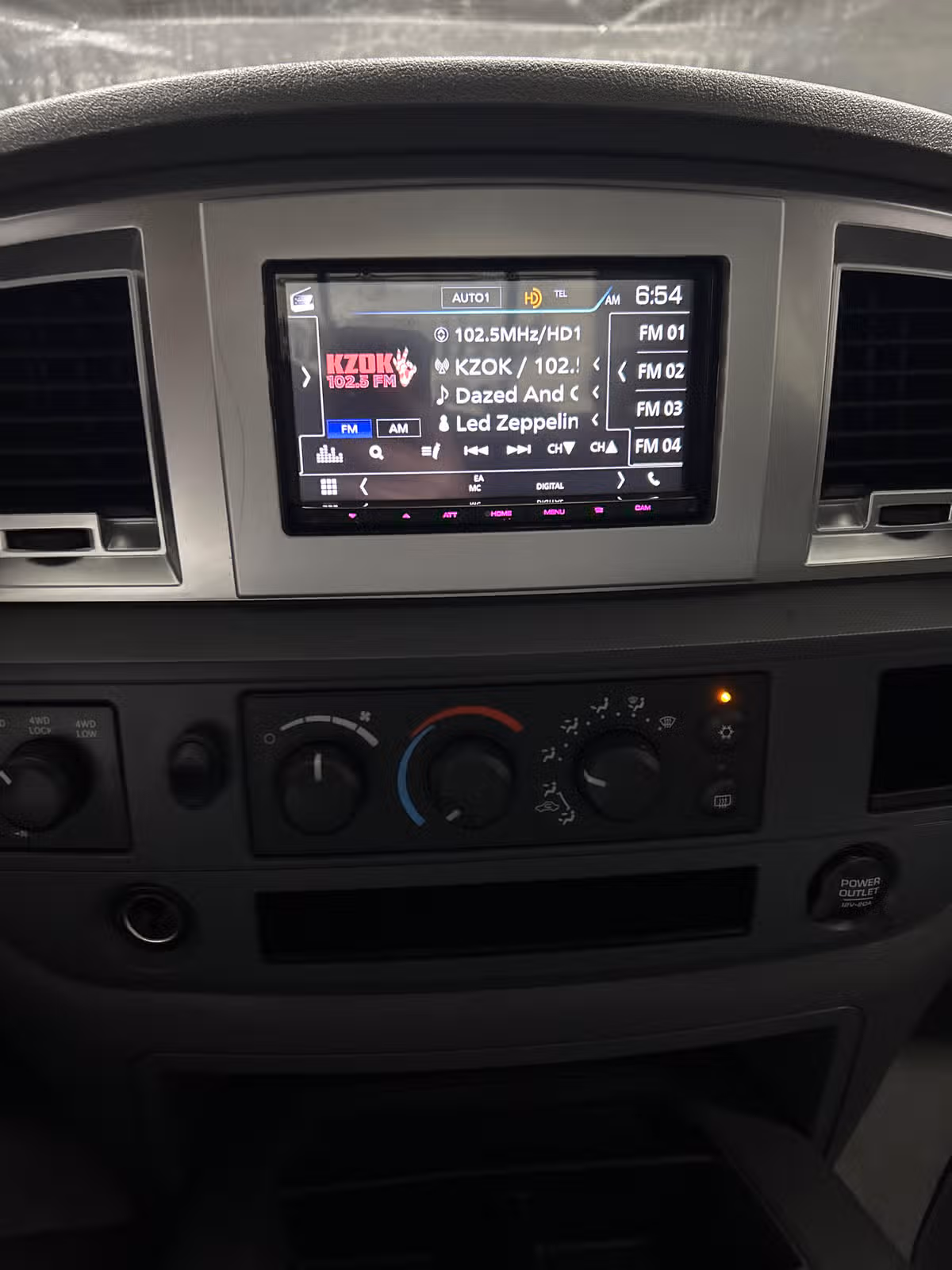 2007 Dodge Ram 3500 ST Quad Cab Image 15