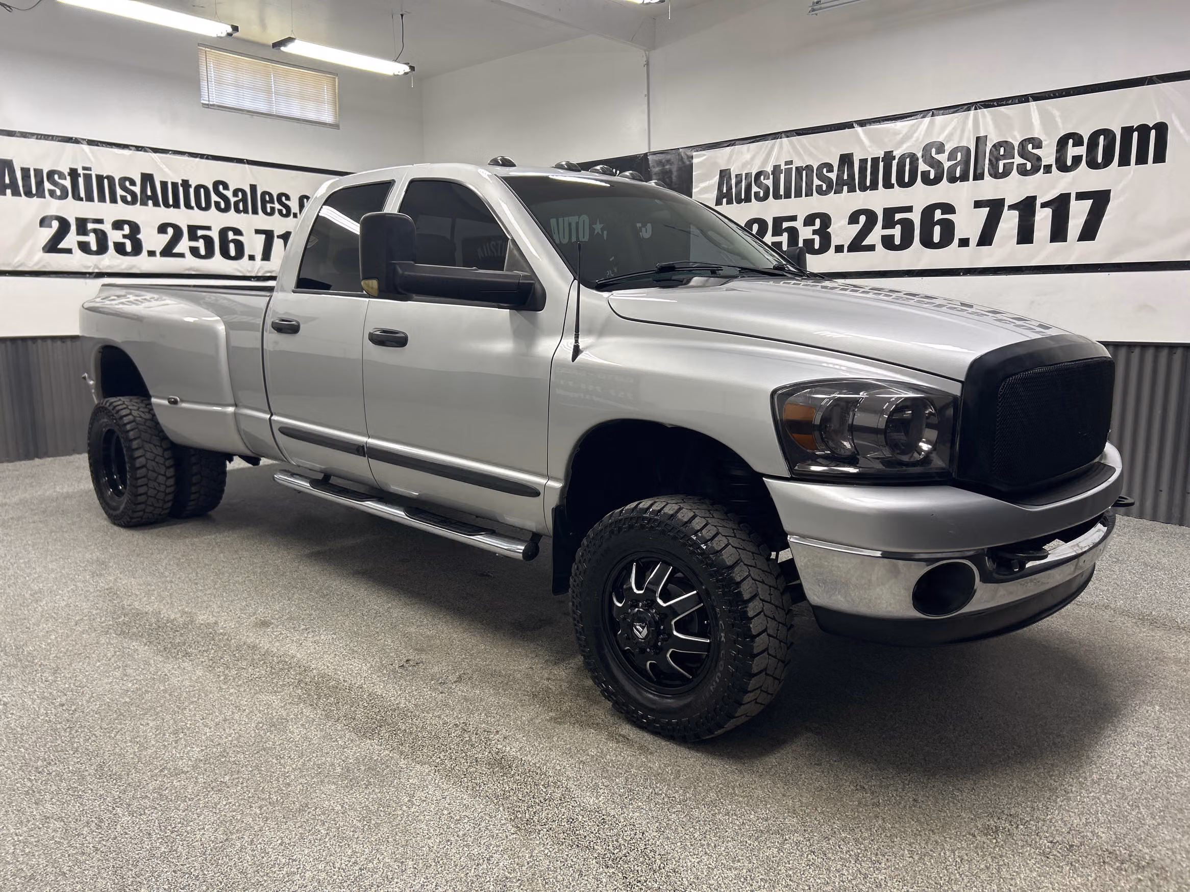 2007 Dodge Ram 3500 SLT Quad Cab Image 1
