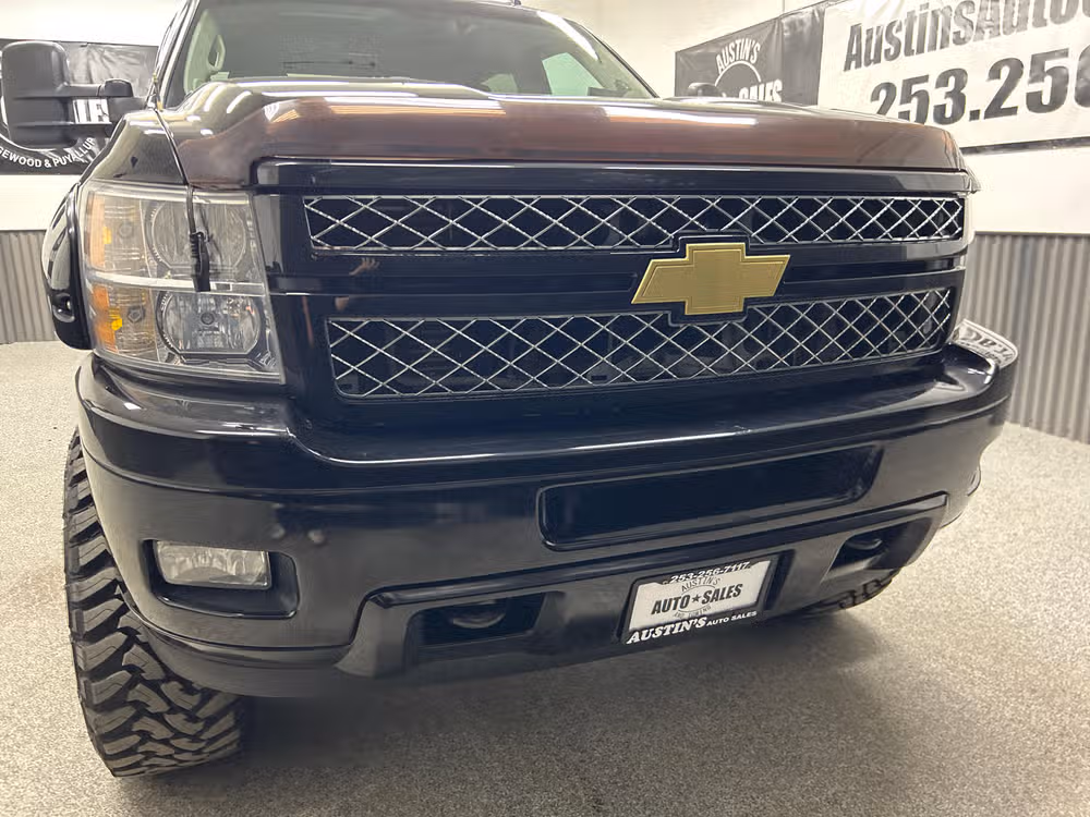 2012 Chevrolet Silverado 2500HD LTZ Crew Cab Lower Image 2