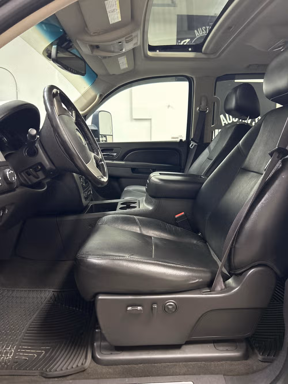2012 Chevrolet Silverado 2500HD LTZ Crew Cab Image 8